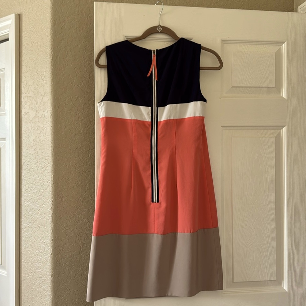 Colorblock fall dress with contrasting zipper back